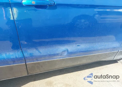 2017 Ford Escape Titanium z USA, uszkodzony, nr VIN 1FMCU9J95HUB52889